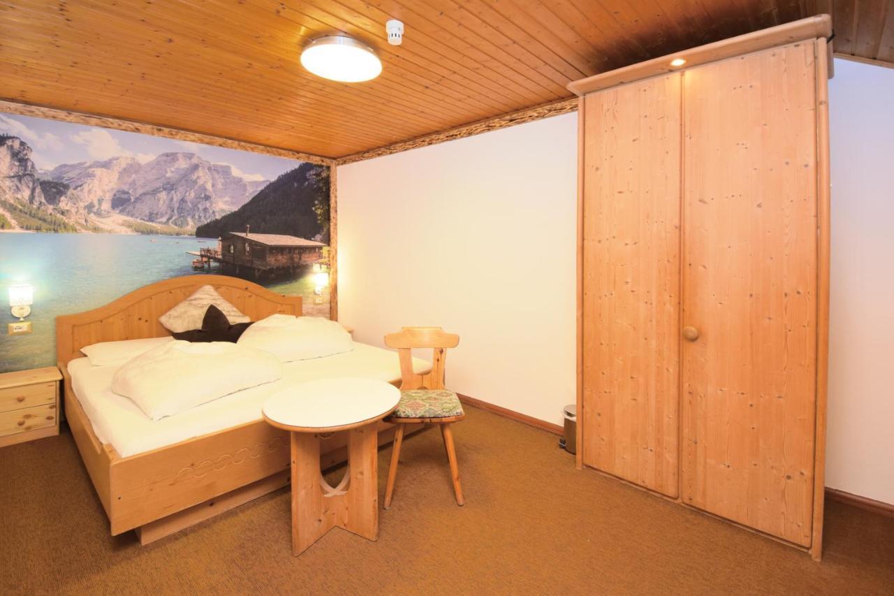 奥林匹亚小屋酒店 蒙圭尔福 外观 照片
